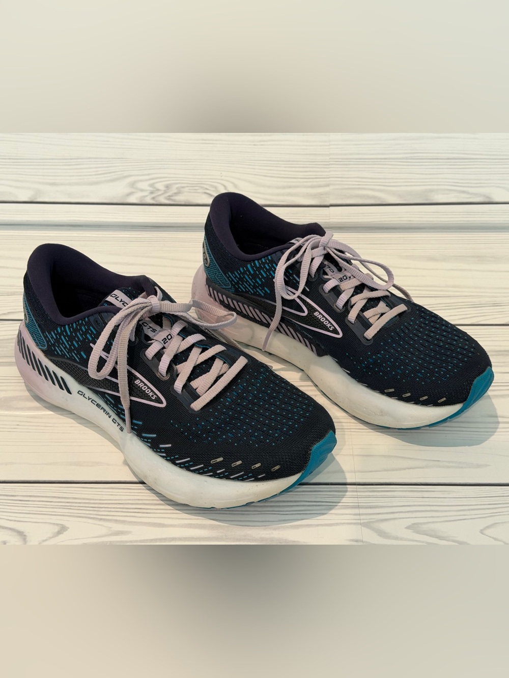 Brooks Women's Navy with Teal and Light Pink Running Sneakers Size 8